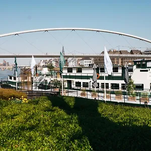 Botel Maastricht Hostal